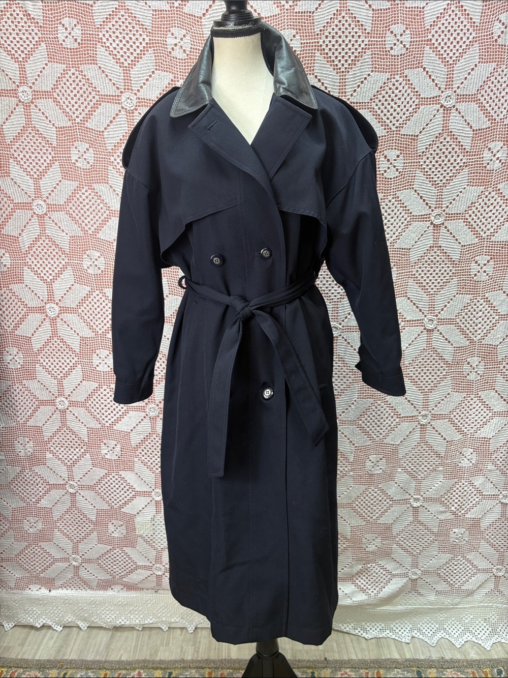 Vintage Emblem Pure Virgin Wool Trench Coat with Leather Collar Sz 5/6